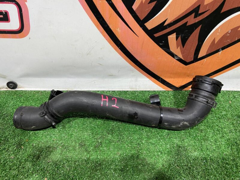 LR062094 Thermostat hose to engine 3.0 Range Rover Sport L494 (2014-2022) Used cost 10 € in stock 9 pcs.