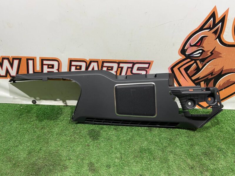 LR062598 Rear right side panel Range Rover L405 (2013-2021) Used cost 100 € in stock 1 pcs.
