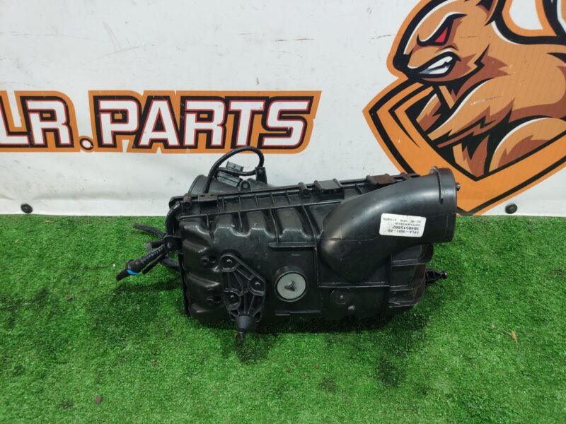 LR062607 Air filter housing left Range Rover L405 (2013-2021) Used cost 200 € in stock 1 pcs.