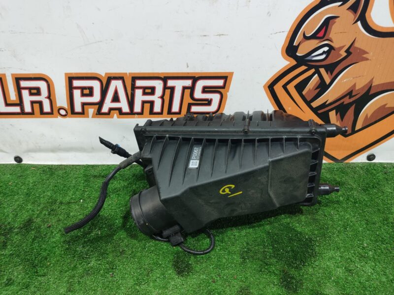 LR062607 Air filter housing left Range Rover L405 (2013-2021) Used cost 200 € in stock 1 pcs.