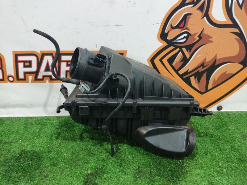 LR062607 Air filter housing left Range Rover L405 (2013-2021) Used cost 200 € in stock 1 pcs.