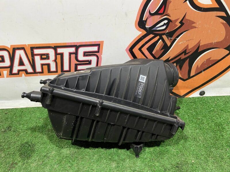 LR062607 Air filter housing left Range Rover L405 (2013-2021) Used cost 200 € in stock 1 pcs.