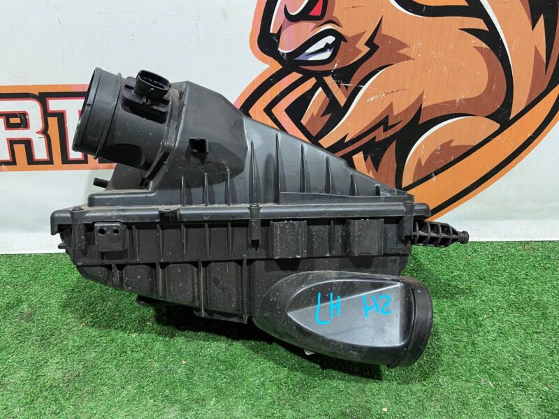 LR062607 Air filter housing left Range Rover L405 (2013-2021) Used cost 200 € in stock 1 pcs.