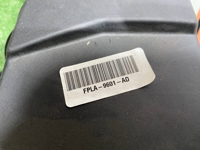 LR062607 Air filter housing left Range Rover L405 (2013-2021) Used cost 200 € in stock 1 pcs.