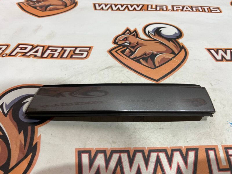 LR062622 Right front roof molding Land Rover Discovery Sport L550 (2015-) Used cost 25 € in stock 3 pcs.