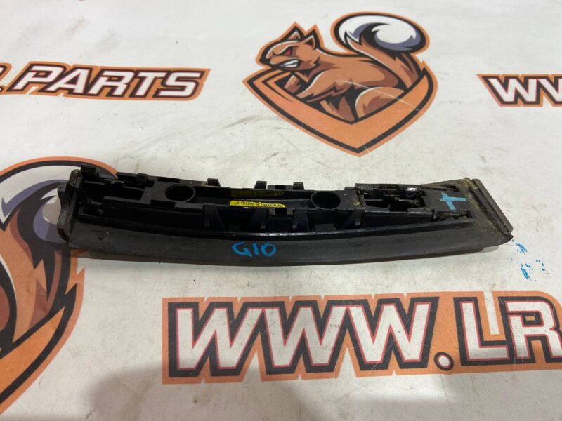 LR062622 Right front roof molding Land Rover Discovery Sport L550 (2015-) Used cost 25 € in stock 3 pcs.
