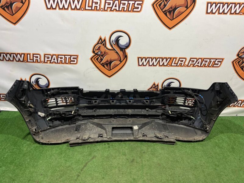 LR064628 Front bumper assembly without cameras Range Rover L405 (2013-2021) Used cost 600 € in stock 1 pcs.