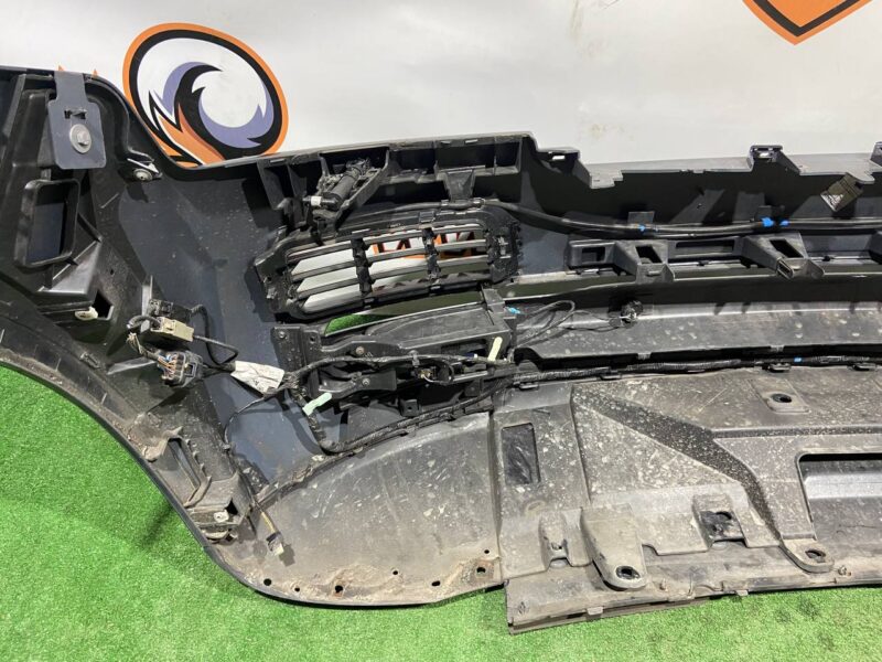 LR064628 Front bumper assembly without cameras Range Rover L405 (2013-2021) Used cost 600 € in stock 1 pcs.
