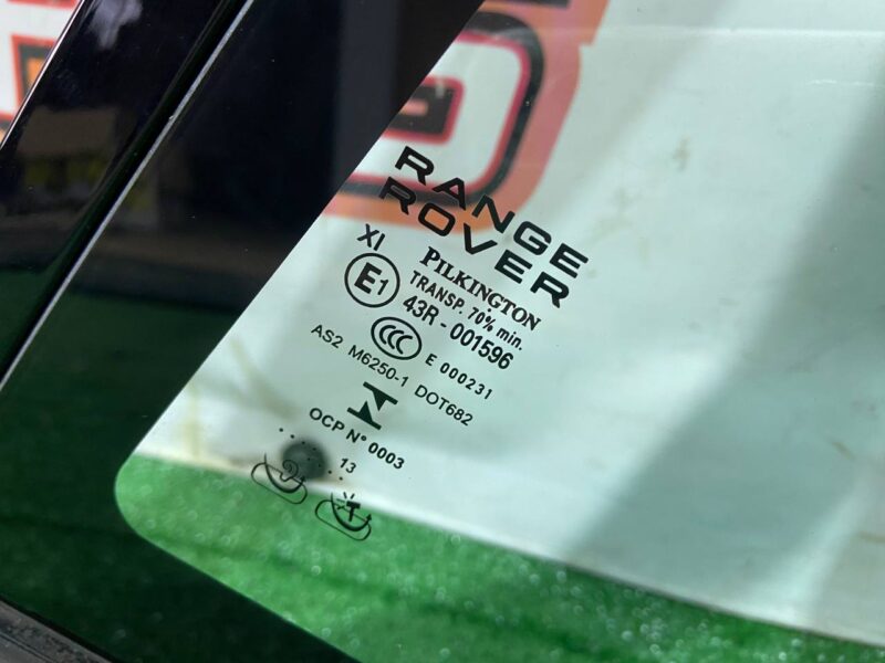 LR065501 Glass in the body side left rear Range Rover L405 (2013-2021) used cost 150 € in stock 1 pcs.
