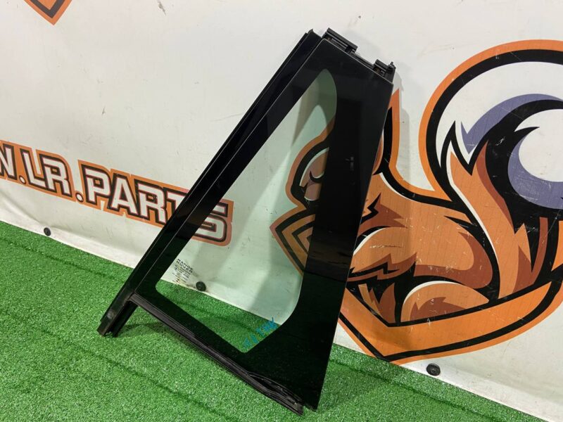 LR065501 Glass in the body side left rear Range Rover L405 (2013-2021) used cost 150 € in stock 1 pcs.