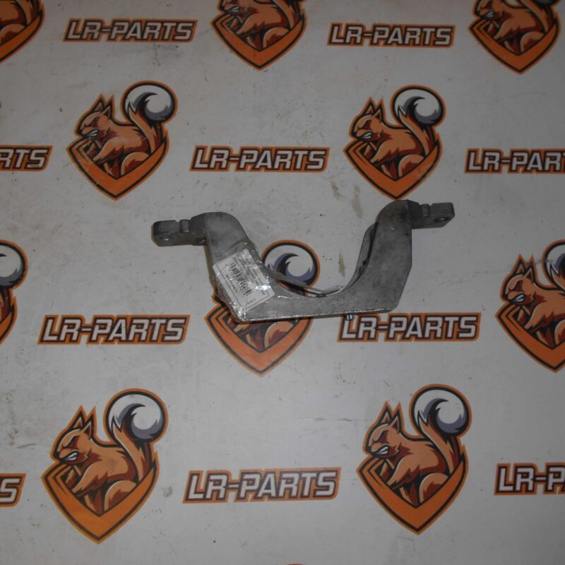 LR066317 Intermediate support bracket RANGE ROVER SPORT L494 13- Used cost 20 € in stock 7 pcs.