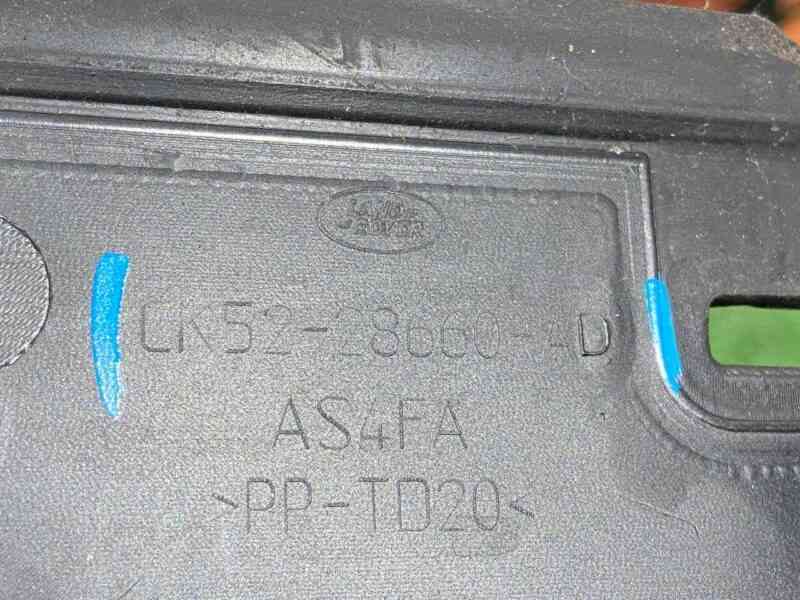 LR066549 Rear Right Lamp Access Cover Range Rover L405 (2013-2021) Used cost 20 € in stock 5 pcs.