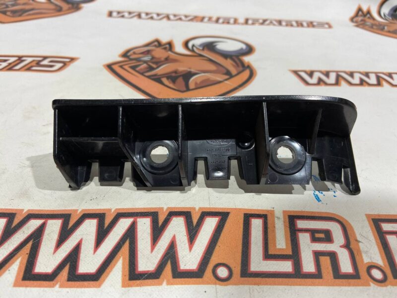 LR066550 Left bumper mounting bracket Range Rover Sport L494 (2014-2022) used cost 15 € in stock 6 pcs.