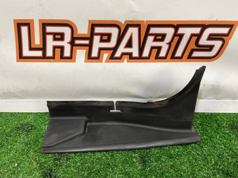LR066627 Access cover to the lamp left Range Rover L405 (2013-2021) Used cost 20 € in stock 4 pcs.