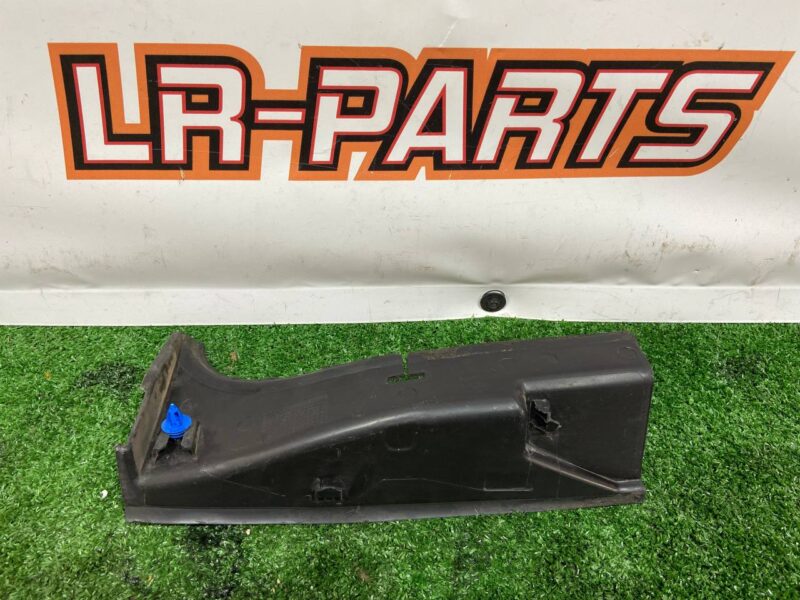 LR066627 Access cover to the lamp left Range Rover L405 (2013-2021) Used cost 20 € in stock 4 pcs.