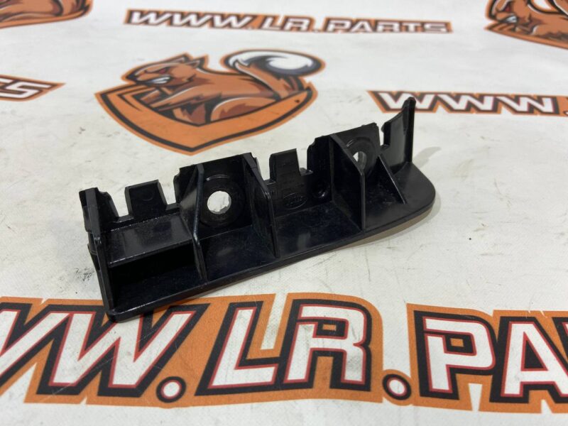 LR066744 RANGE ROVER SPORT L494 13 bumper mounting bracket- Used cost 12 € in stock 8 pcs.