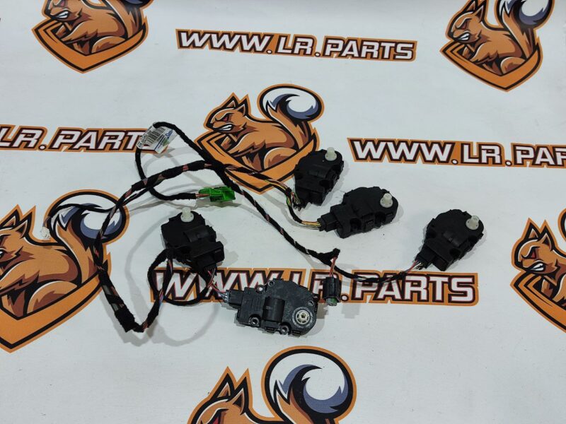 LR066927 The motor of the shutters of the stove LAND ROVER DISCOVERY SPORT (L550) 2015- Used cost 30 € in stock 2 pcs.