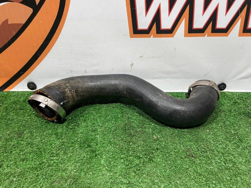 LR067016 Cooling system hose Range Rover Sport L494 (2014-2022) used cost 40 € in stock 3 pcs.