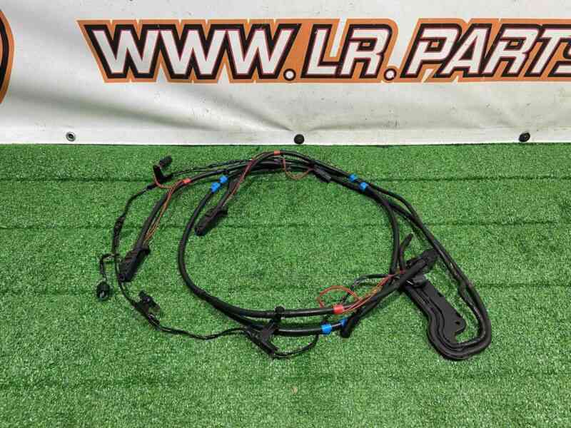 LR068874KIT Washer nozzle set 3 pieces with tube Range Rover L405 (2013-2021) used cost 15 € in stock 1 pcs.