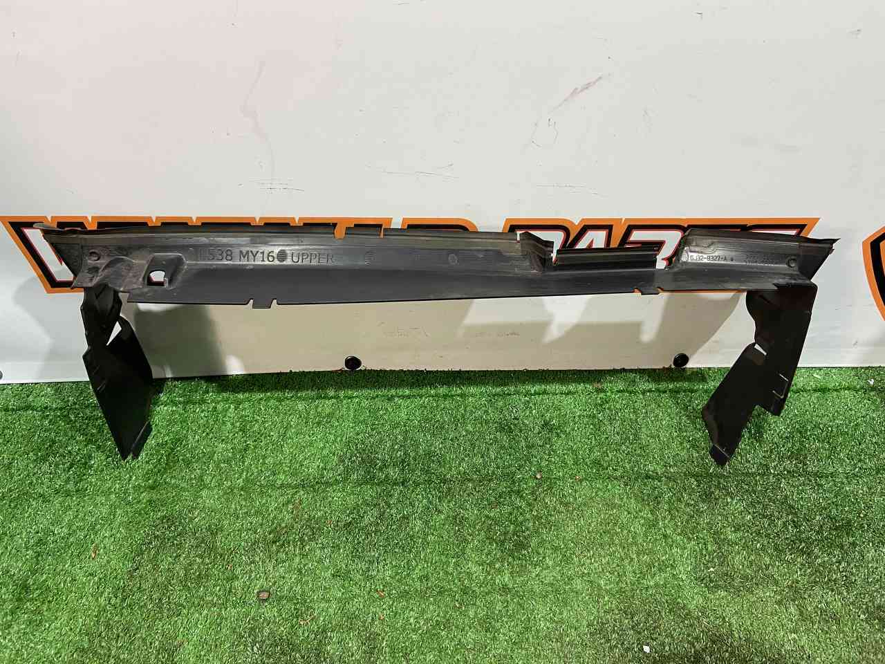 LR069698 Air intake for LAND ROVER DISCOVERY SPORT (L550) 2015- Used cost 50 € in stock 1 pcs.