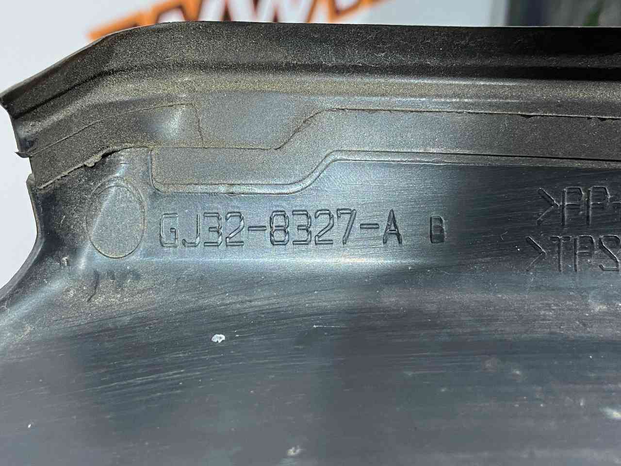 LR069698 Air intake for LAND ROVER DISCOVERY SPORT (L550) 2015- Used cost 50 € in stock 1 pcs.