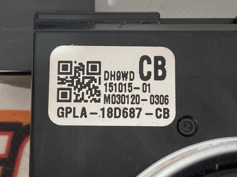 LR070398 Heater control unit rear Range Rover L405 (2013-2021) Used cost 200 € in stock 3 pcs.