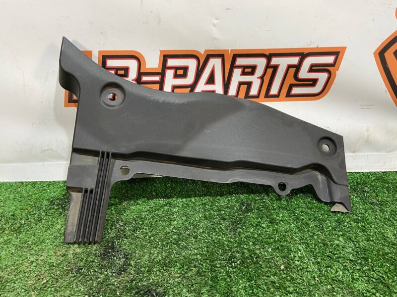 LR070507 Plastic cover under the hood right RANGE ROVER SPORT L494 13- Used cost 22 € in stock 1 pcs.