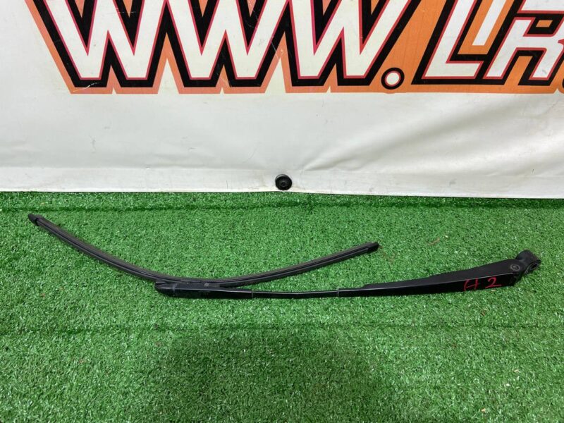 LR070689 Rear wiper arm Range Rover L405 (2013-2021) used cost 20 € in stock 1 pcs.