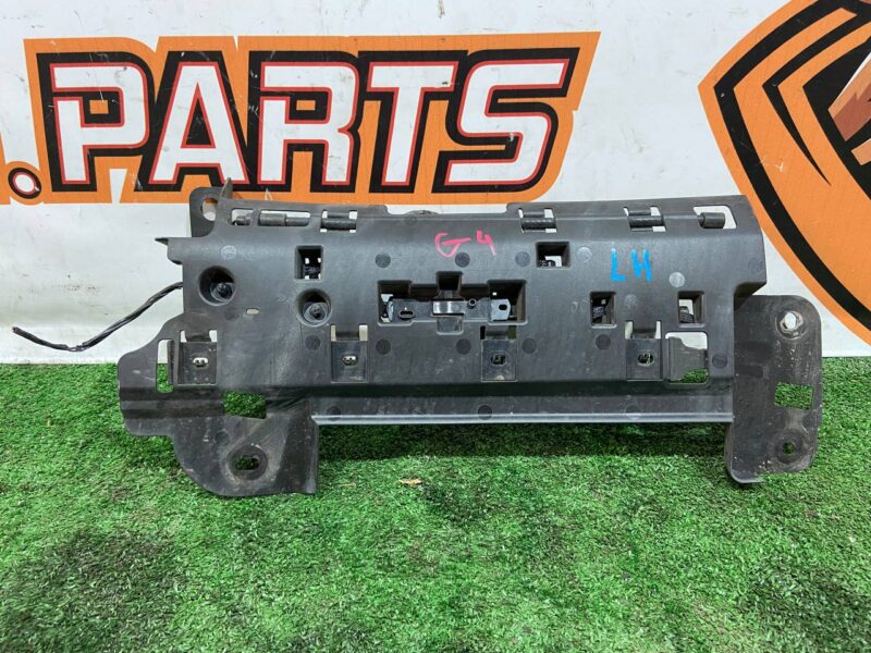 LR070763 Hands-free trunk opening system sensor right Range Rover L405 (2013-2021) Used cost 85 € in stock 6 pcs.