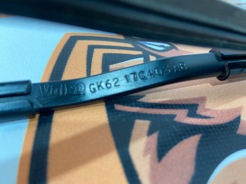 LR070885 Rear wiper Range Rover Sport L494 Used cost 15 € in stock 4 pcs.