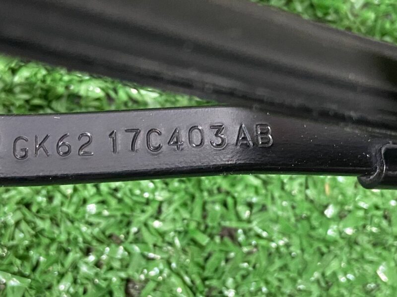 LR070885 Rear wiper Range Rover Sport L494 Used cost 15 € in stock 4 pcs.