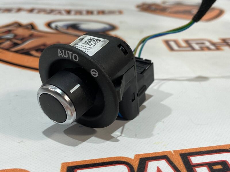 LR071107 Steering column Adjustment switch Range Rover Velar L560 (2018-) Used cost 10 € in stock 7 pcs.