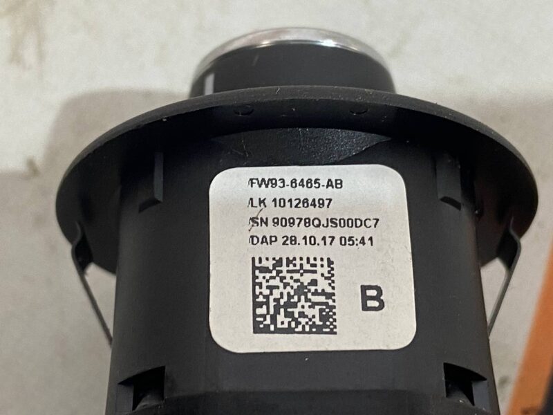 LR071107 Steering column Adjustment switch Range Rover Velar L560 (2018-) Used - Image 24