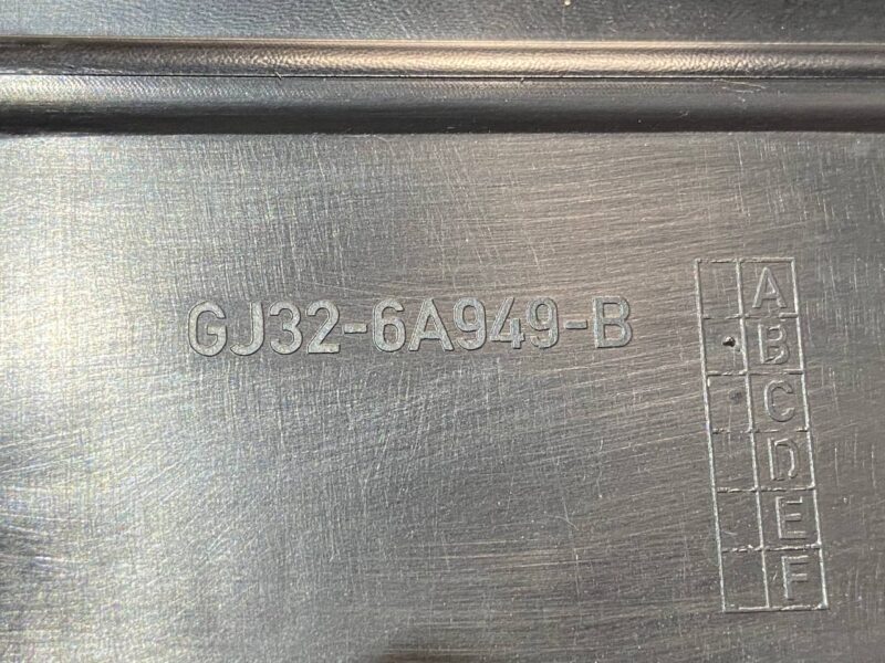 LR071828 Engine cover decorative 2.0i HI PHEV Land Rover Discovery Sport L550 (2015-) Used cost 100 € in stock 6 pcs.