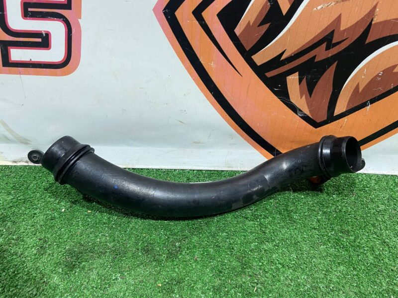LR072140 Intercooler Hose Land Rover Discovery Sport L550 (2015-) Used cost 25 € in stock 7 pcs.