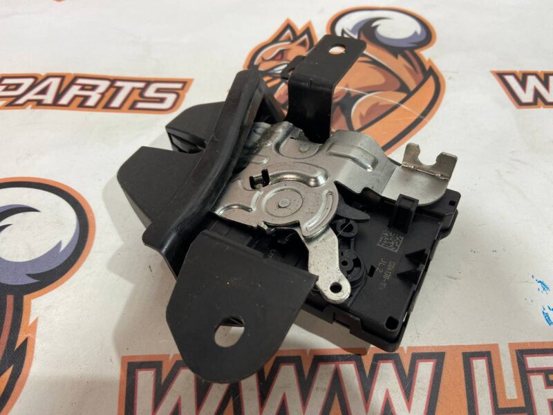 LR072585 Tailgate lock right Range Rover L405 (2013-2021) Used - Image 12