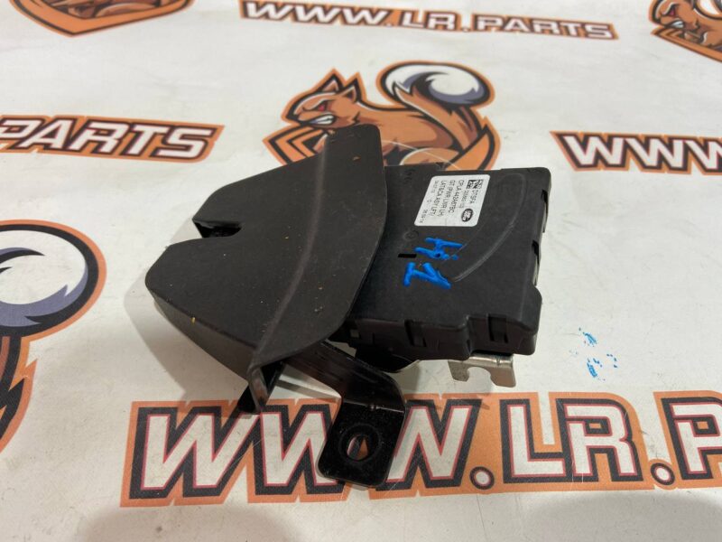 LR072586 Left tailgate lock Range Rover L405 (2013-2021) Used - Image 12