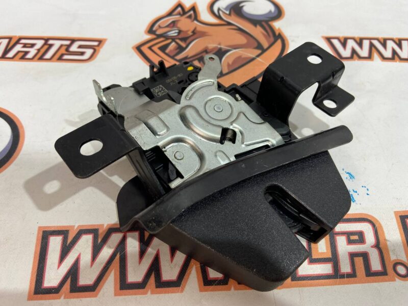LR072586 Left tailgate lock Range Rover L405 (2013-2021) Used - Image 13