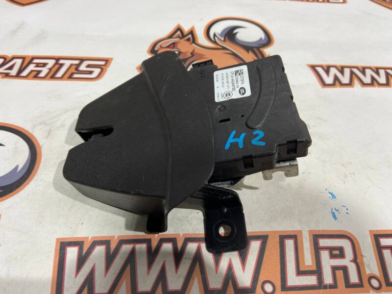 LR072586 Left tailgate lock Range Rover L405 (2013-2021) Used cost 50 € in stock 12 pcs.