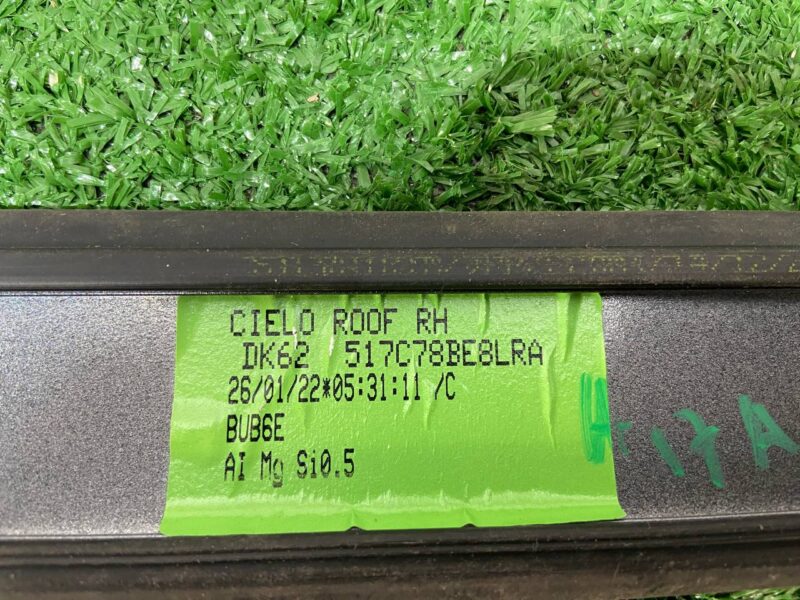 LR072887 Right exterior roof molding for Range Rover Sport L494 (2014-2022) used cost 120 € in stock 3 pcs.