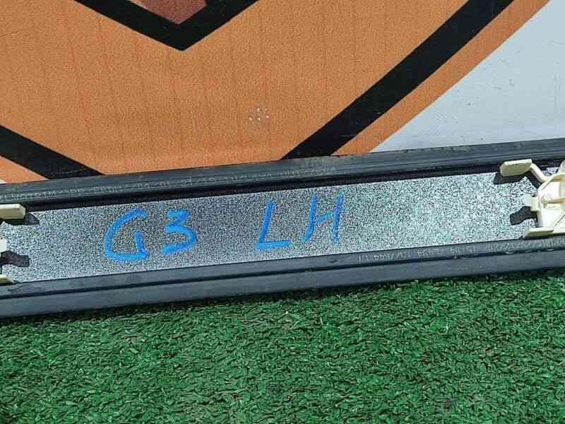 LR072889 Roof molding left outer Range Rover Sport L494 (2014-2022) Used cost 100 € in stock 3 pcs.