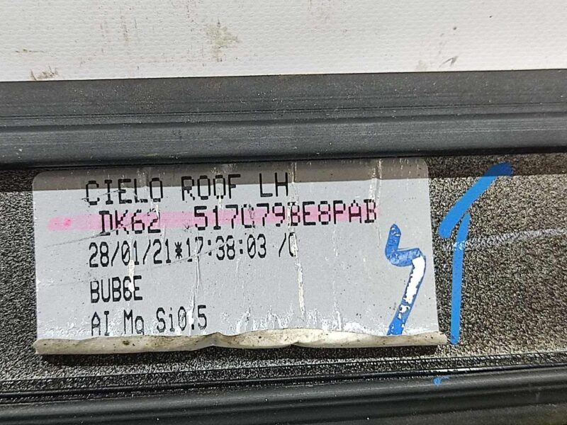 LR072889 Roof molding left outer Range Rover Sport L494 (2014-2022) Used cost 100 € in stock 3 pcs.