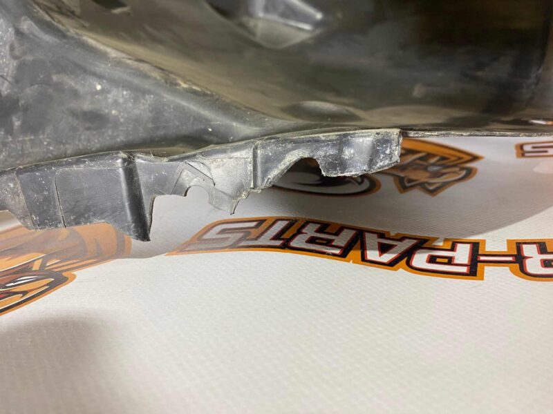 LR073058 Front right fender liner Land Rover Discovery Sport L550 (2015-) USED cost 80 € in stock 1 pcs.