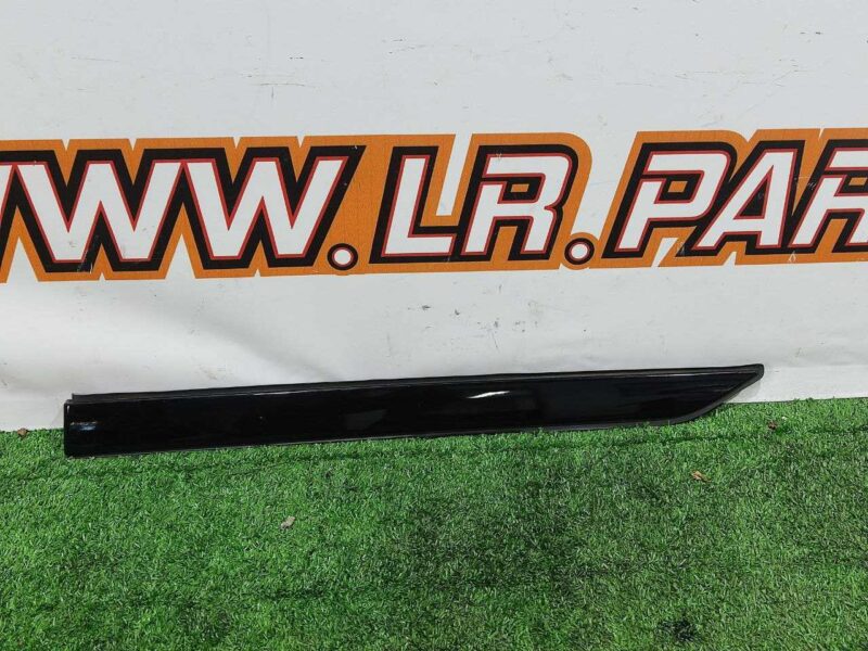 LR073116 Roof molding left rear Land Rover Discovery Sport L550 (2015-) Used cost 50 € in stock 1 pcs.