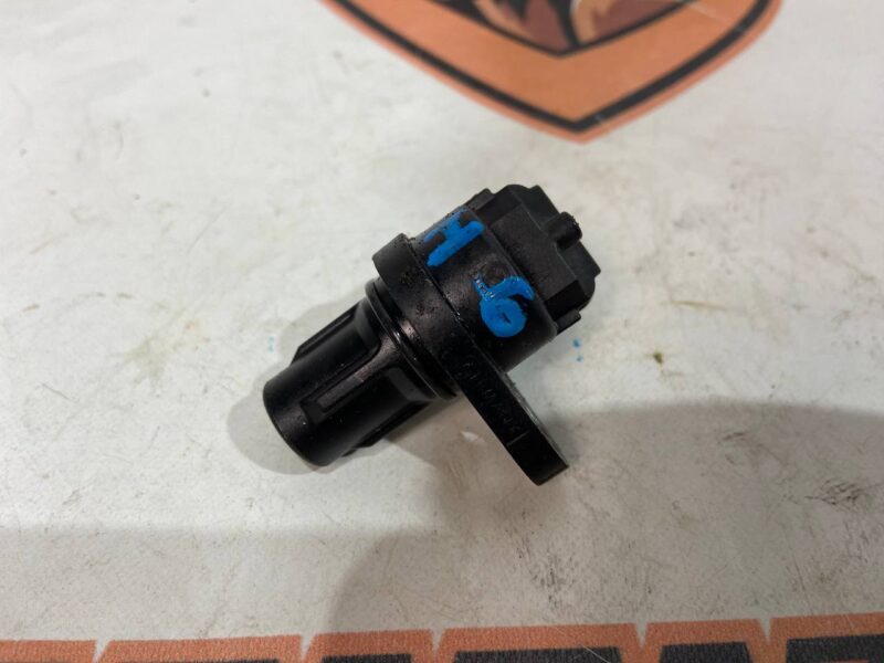 LR074065 Camshaft position sensor 2.0 D Land Rover Discovery Sport, Range Rover Velar, Range Rover Evoque L538, Range Rover Sport L494 Used cost 70 € in stock 2 pcs.