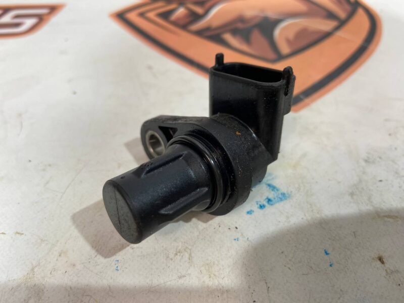 LR074065 Camshaft position sensor 2.0 D Land Rover Discovery Sport, Range Rover Velar, Range Rover Evoque L538, Range Rover Sport L494 Used cost 70 € in stock 2 pcs.