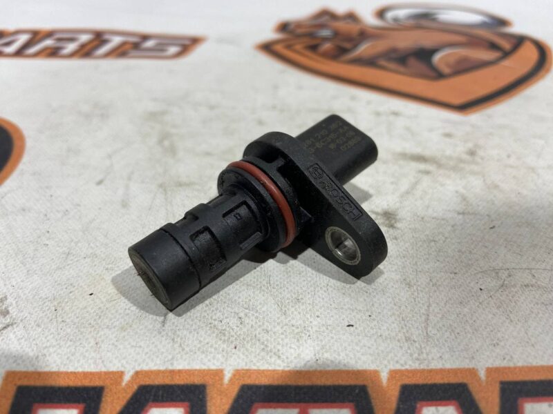 LR074068 Crankshaft position sensor 2.0 D Land Rover Discovery Sport, Range Rover Velar, Range Rover Evoque, Range Rover Sport L494 Used cost 40 € in stock 1 pcs.