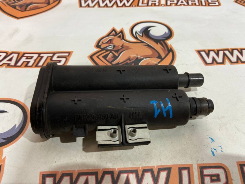 LR076037 Gasoline vapor absorber Range Rover L405 (2013-2021) Used cost 100 € in stock 1 pcs.