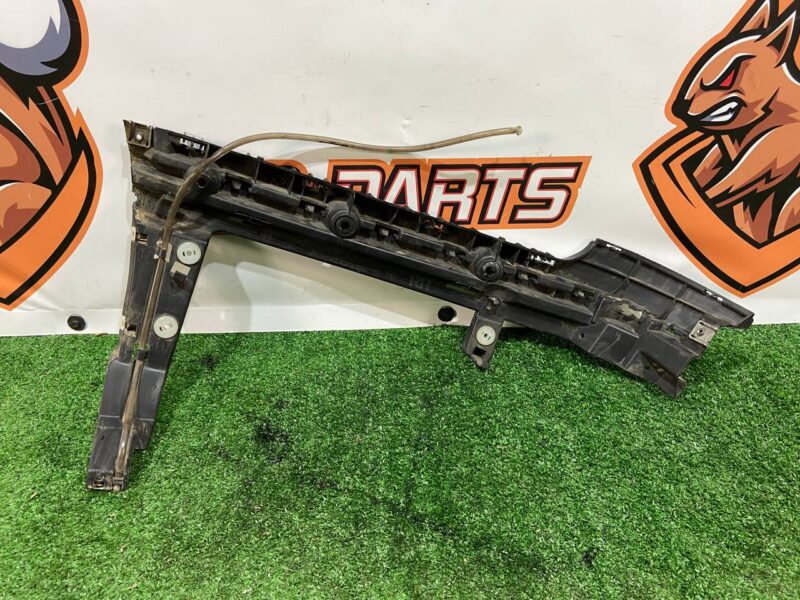 LR076516 Rear right bumper mounting bracket Range Rover L405 (2013-2021) Used cost 20 € in stock 3 pcs.