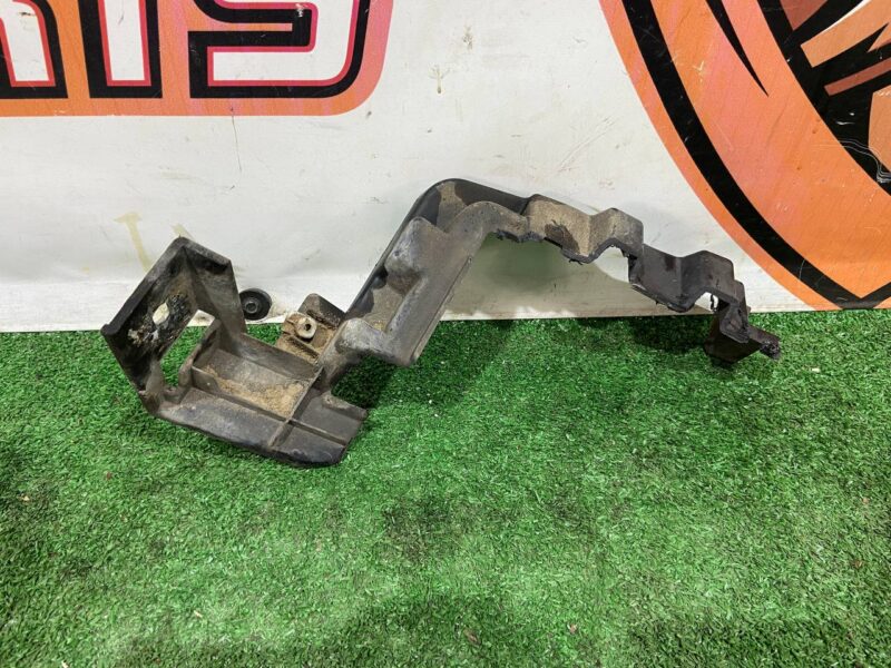 LR076521 Rear bumper Mounting bracket right RANGE ROVER L405 13- Used cost 10 € in stock 6 pcs.